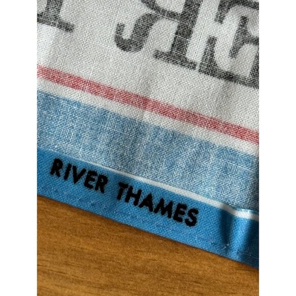 London River Thames Souvenir Apron With Iconic Landmarks Print & Adjustable Ties - Picture 7 of 9
